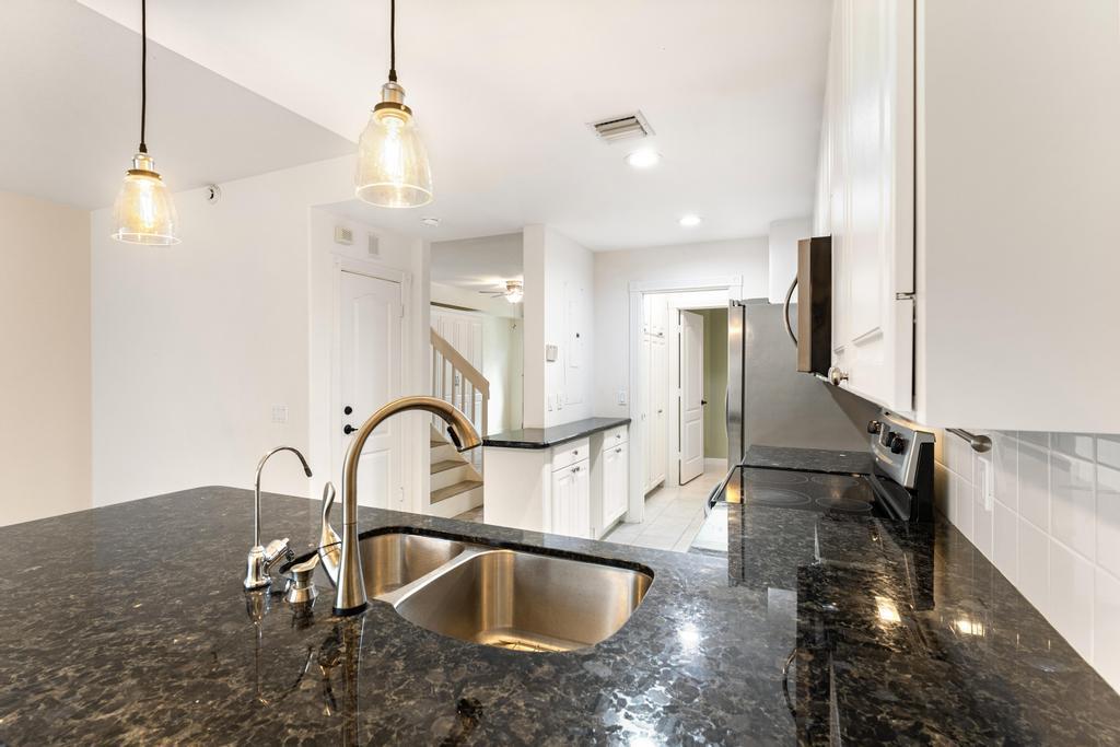 ISLAND AT ABACOA - Residential Lease