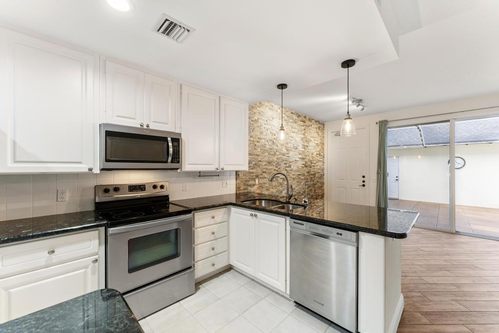 ISLAND AT ABACOA - Residential Lease