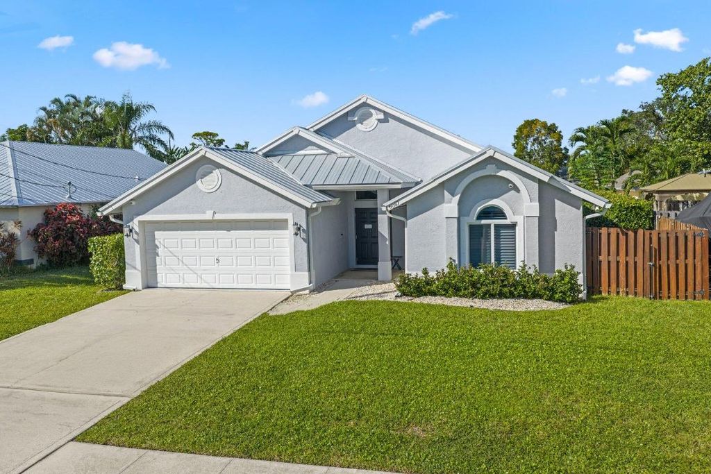 Photo of 6057 Lauderdale Street, Jupiter, FL 33458 (MLS # R11139086)