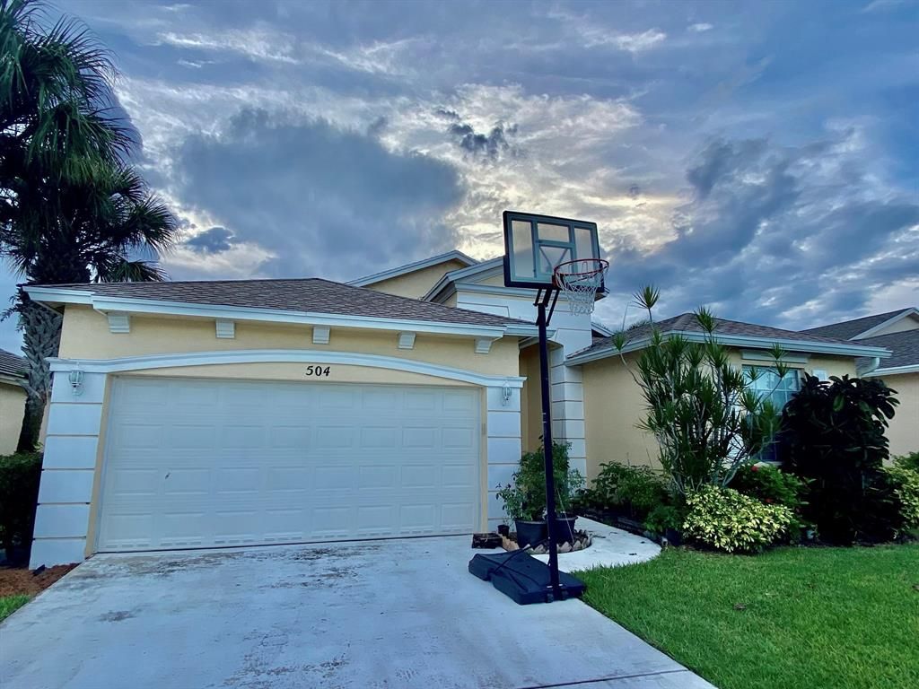 Photo of 504 SW Indian Key Drive, Port Saint Lucie, FL 34986 (MLS # R10746718)