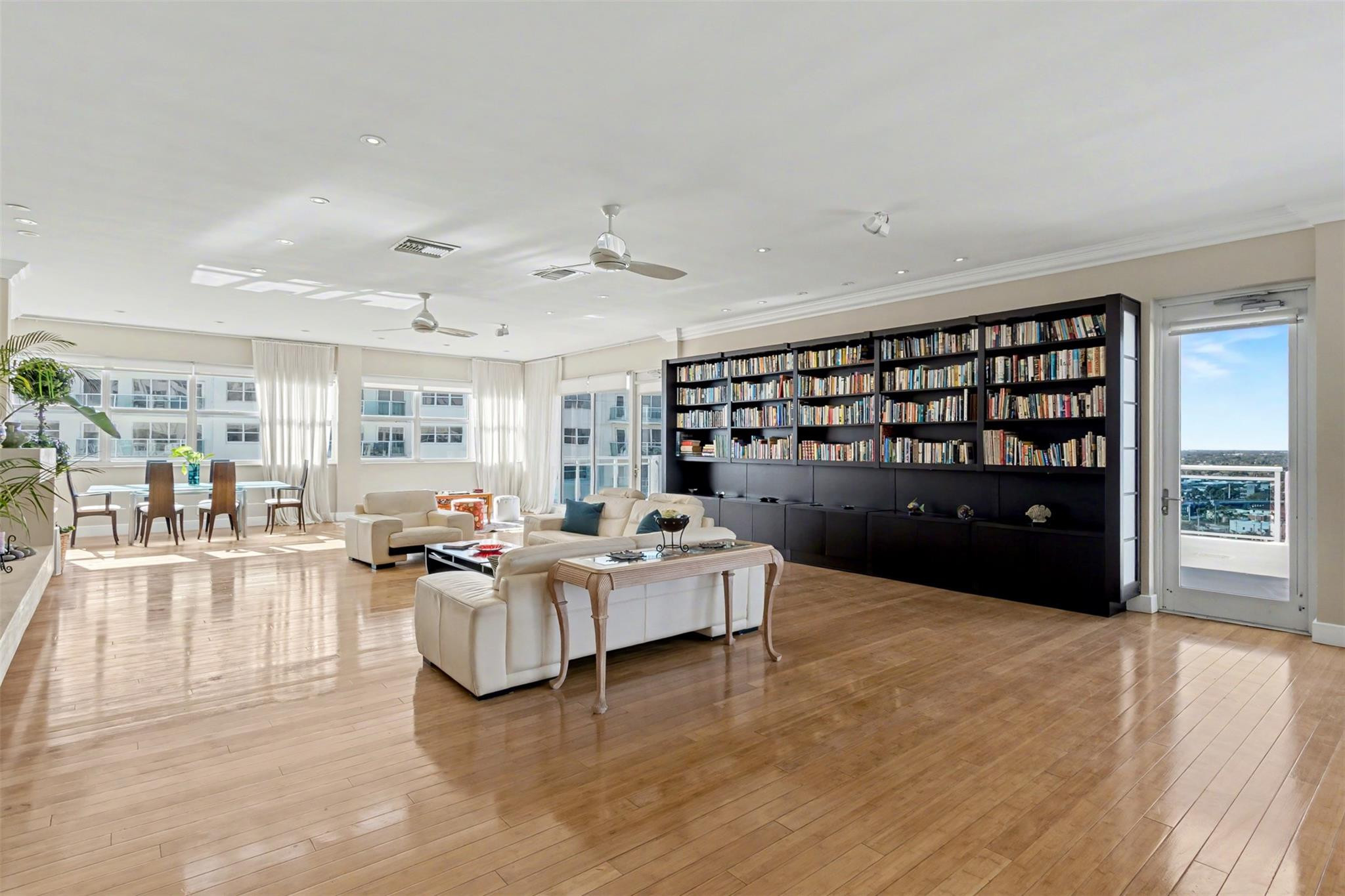 THE COMMODORE CONDOMINIUM - Residential