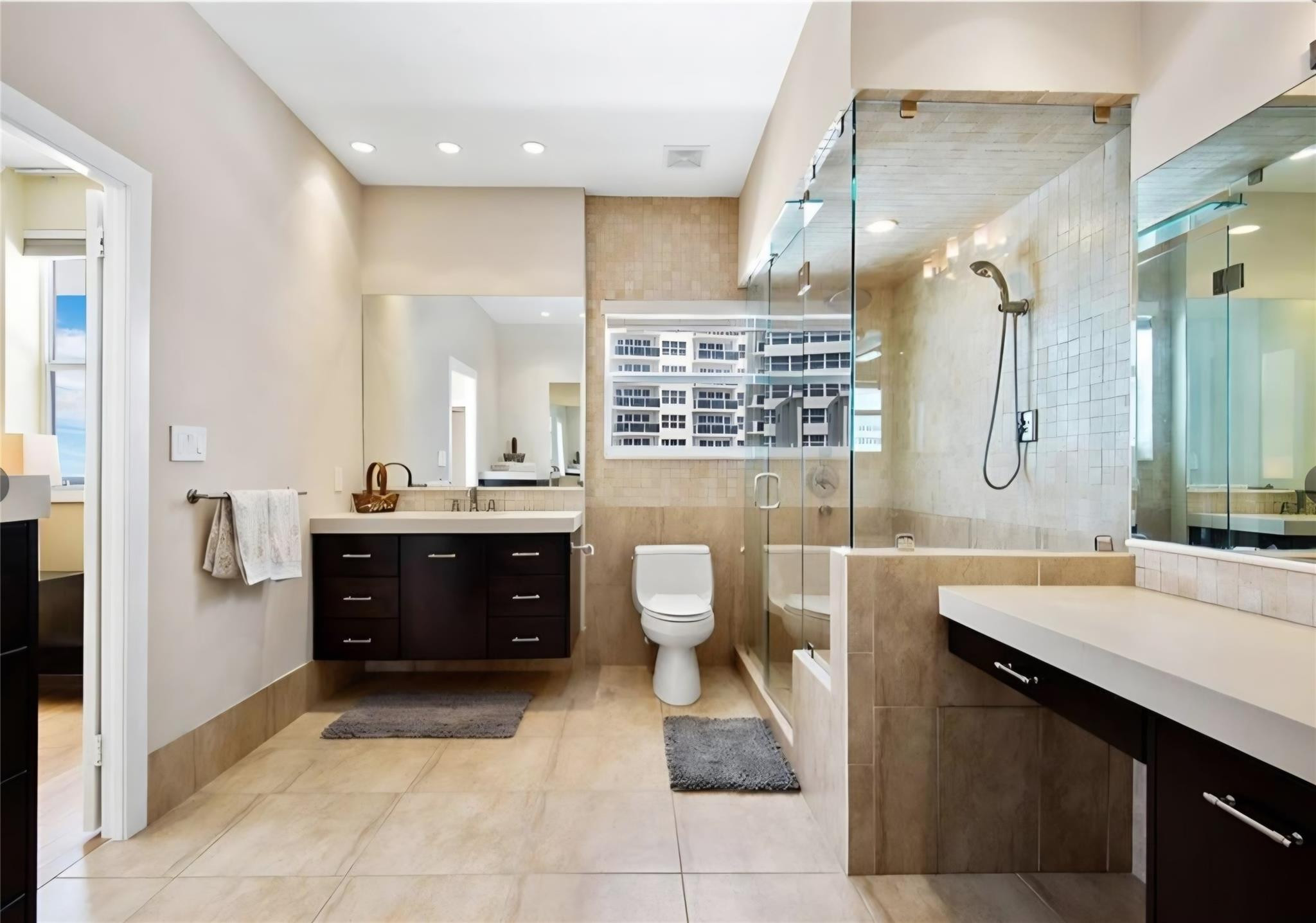 THE COMMODORE CONDOMINIUM - Residential