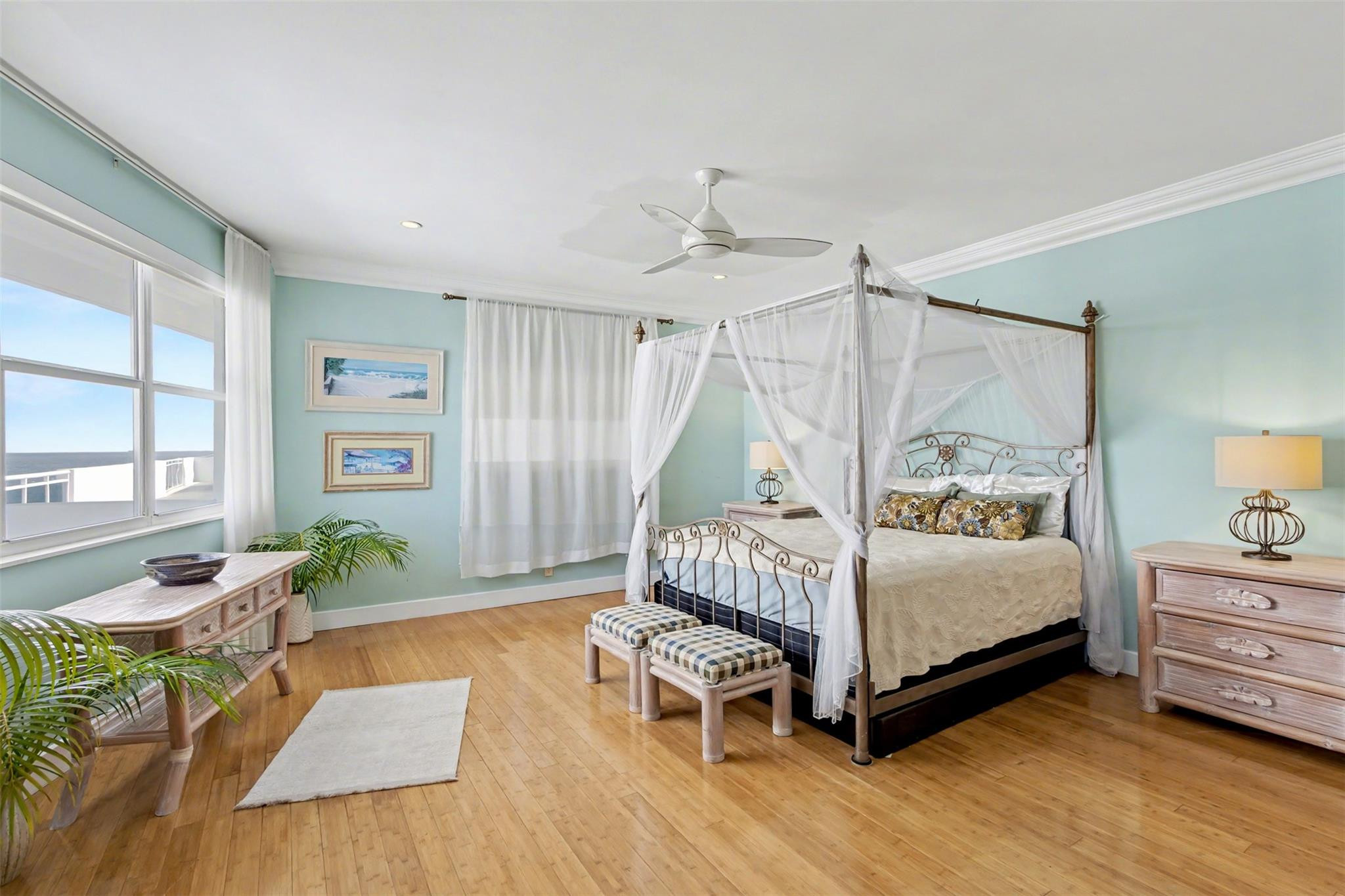 THE COMMODORE CONDOMINIUM - Residential