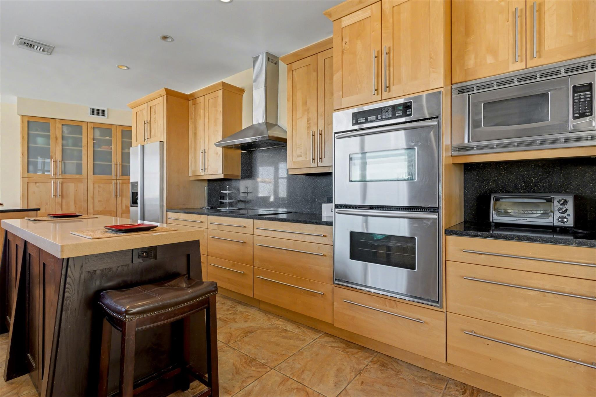 THE COMMODORE CONDOMINIUM - Residential