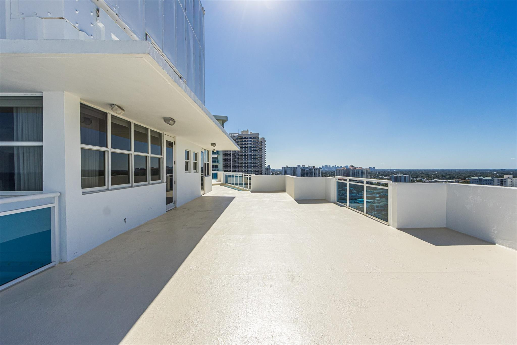 THE COMMODORE CONDOMINIUM - Residential