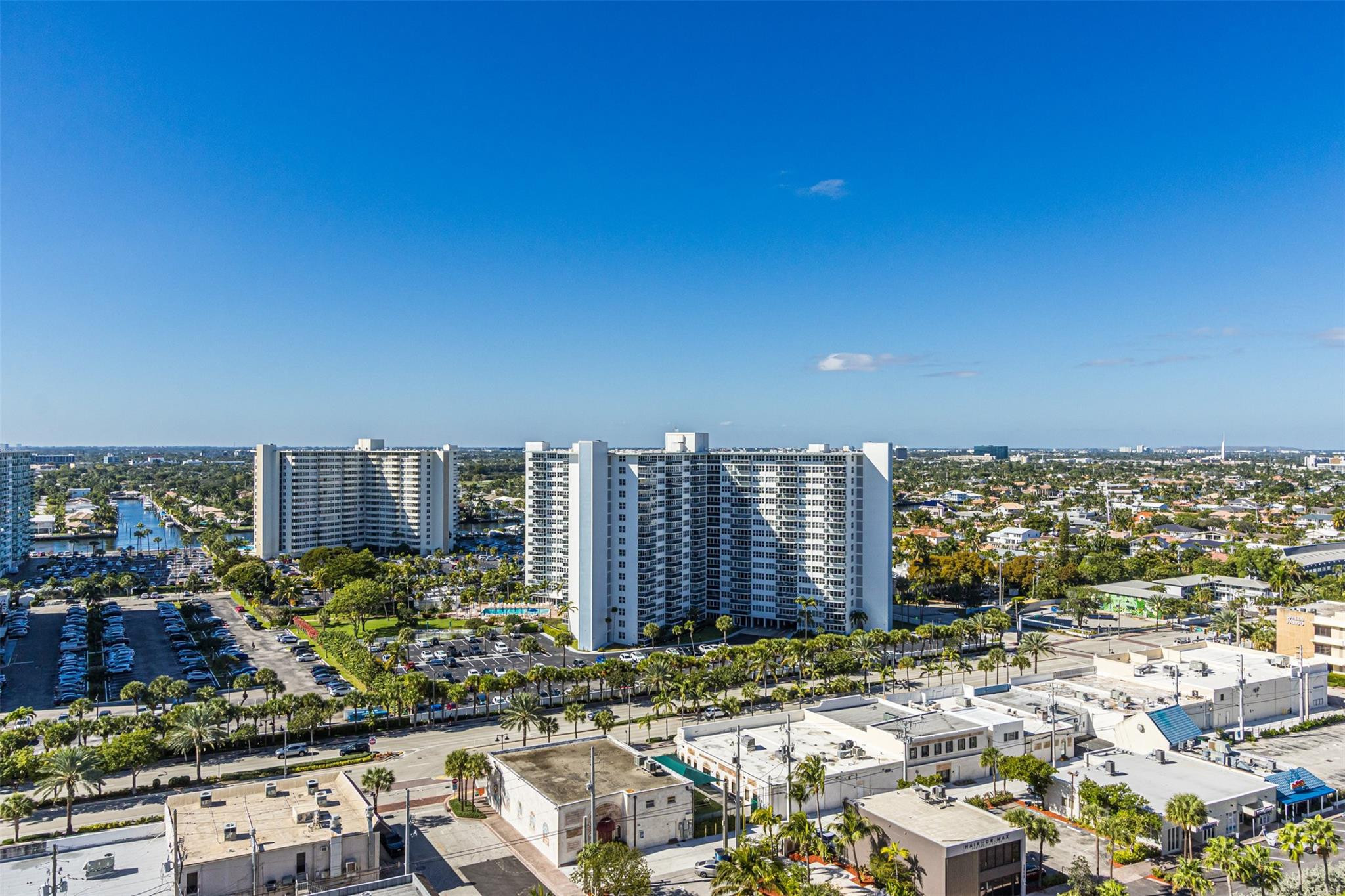 THE COMMODORE CONDOMINIUM - Residential