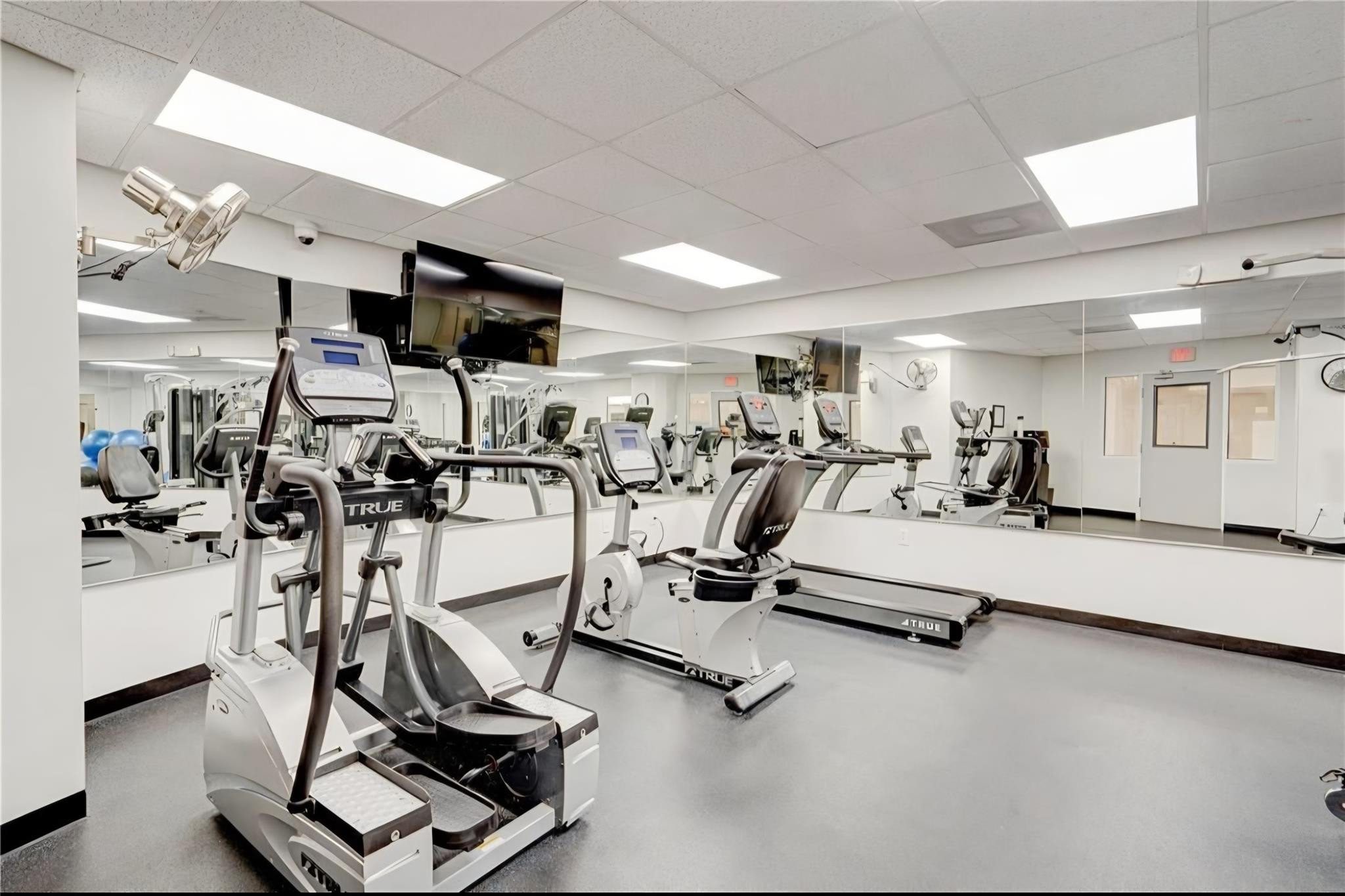 THE COMMODORE CONDOMINIUM - Residential