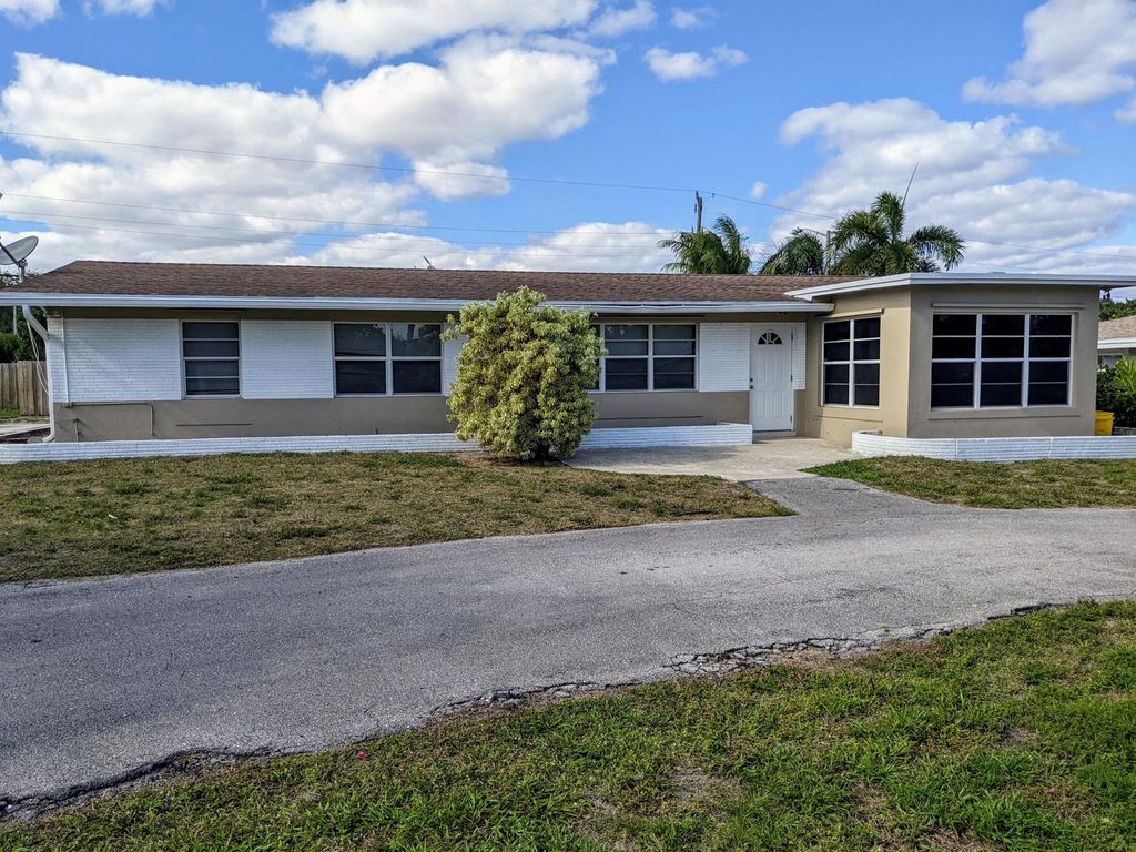 Photo of 299 NW 12th Street, Boca Raton, FL 33432 (MLS # R11133415)