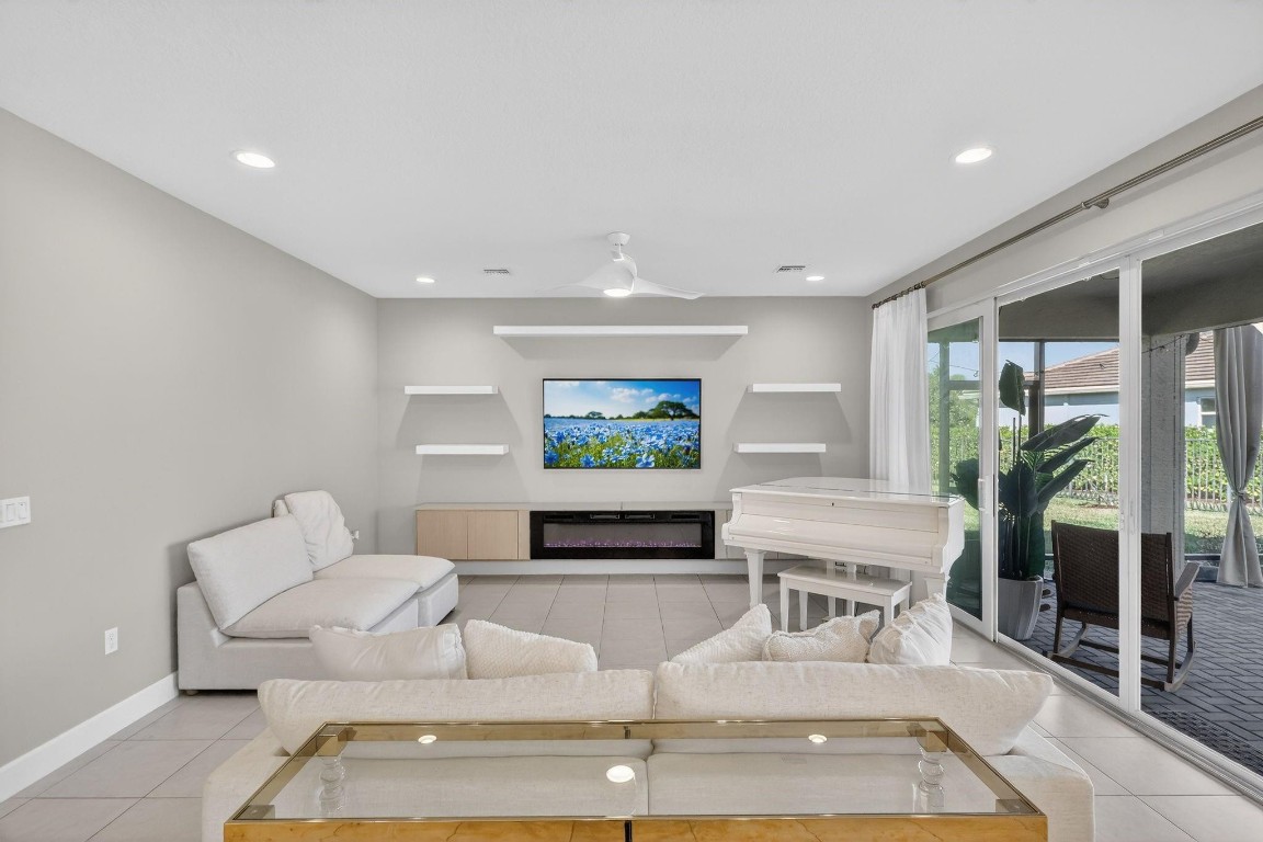 Valencia Grove - Residential