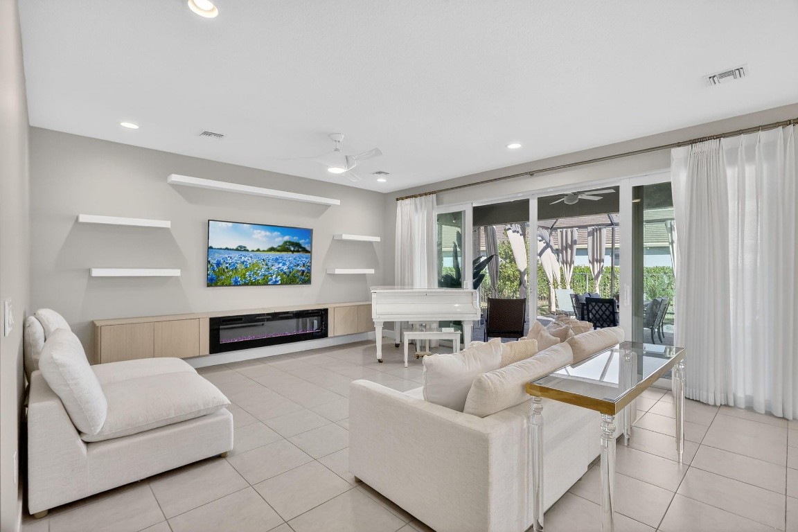 Valencia Grove - Residential