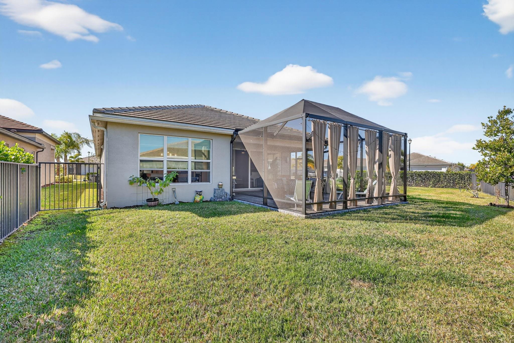 Valencia Grove - Residential