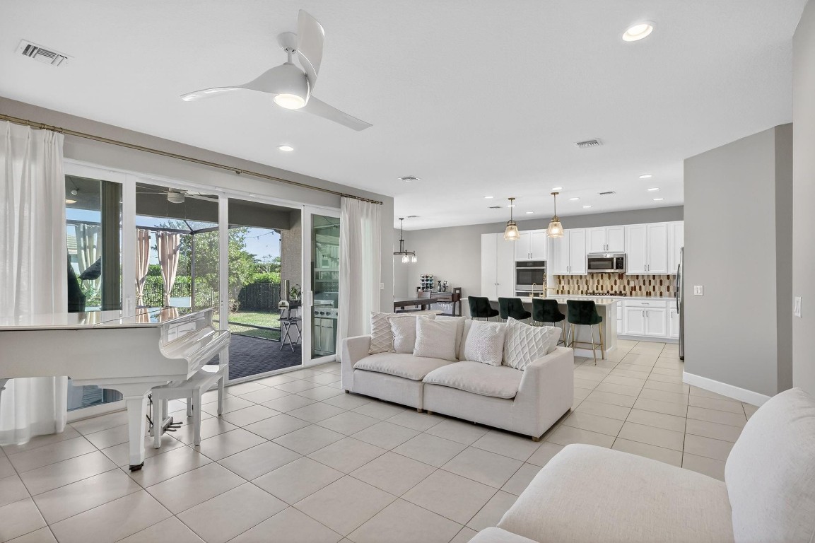 Valencia Grove - Residential