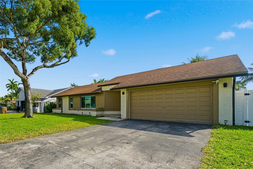 Photo of 8340 SW 27th Place, Davie, FL 33328 (MLS # F10544171)