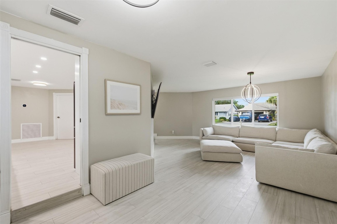 Rolling Hills Lake Estate - Residential