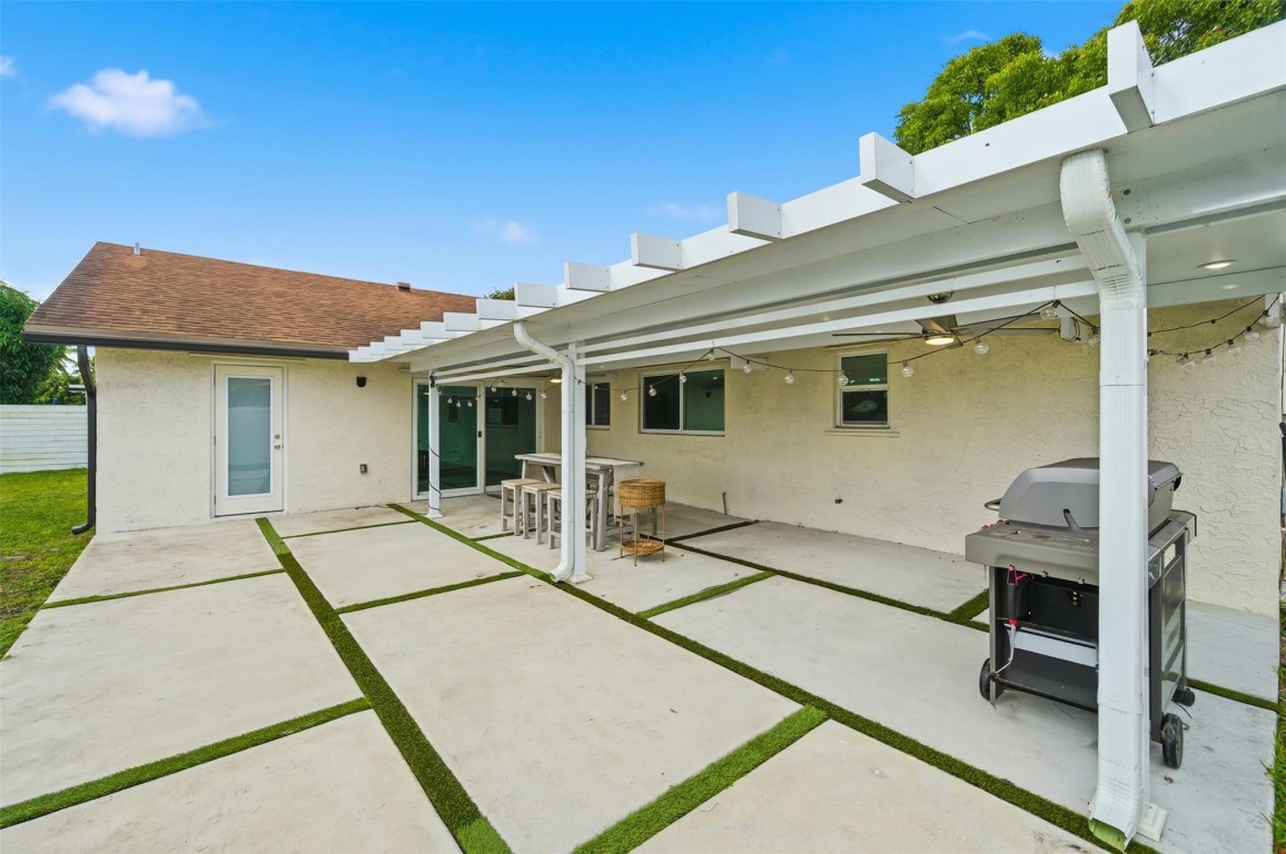 Rolling Hills Lake Estate - Residential