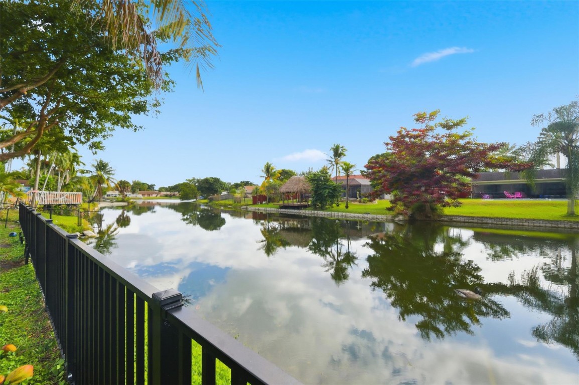 Rolling Hills Lake Estate - Residential