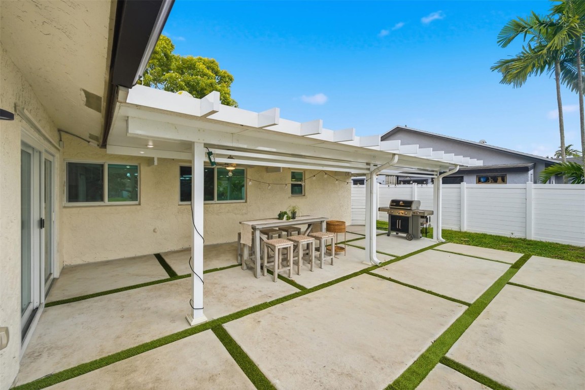 Rolling Hills Lake Estate - Residential