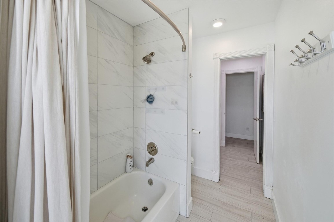 Rolling Hills Lake Estate - Residential