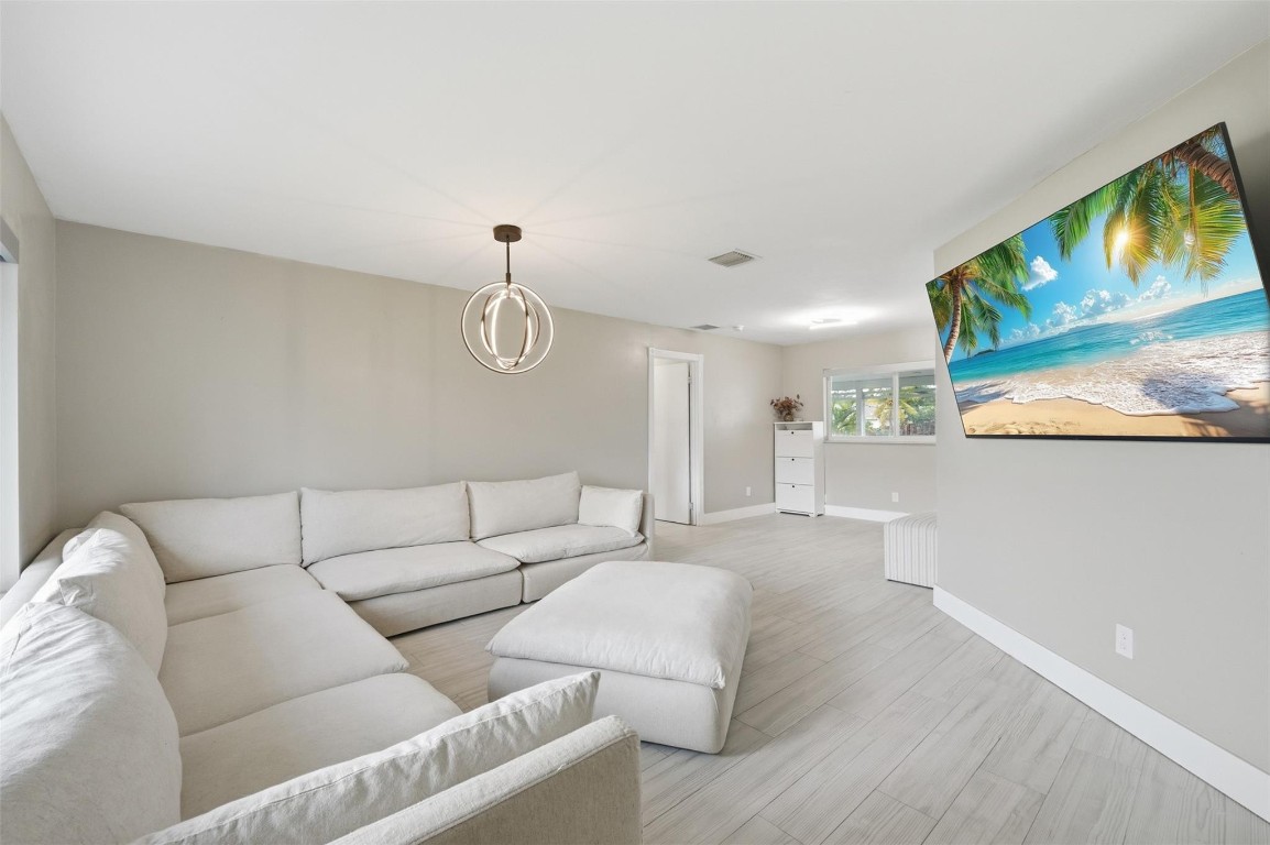 Rolling Hills Lake Estate - Residential