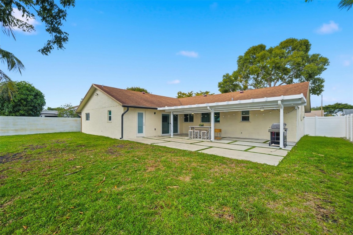 Rolling Hills Lake Estate - Residential