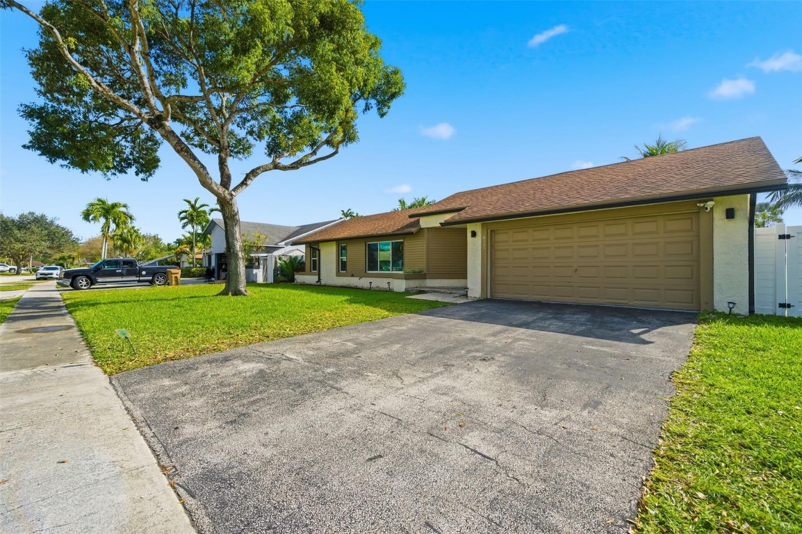 Rolling Hills Lake Estate - Residential