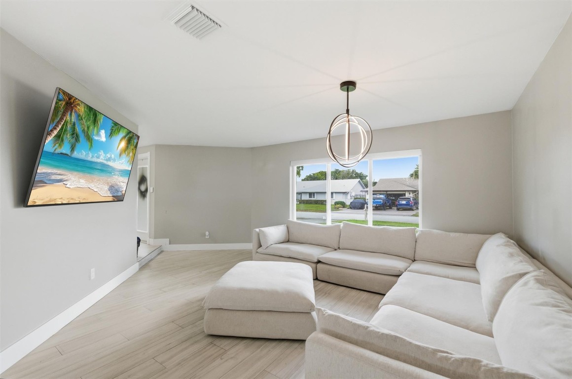 Rolling Hills Lake Estate - Residential