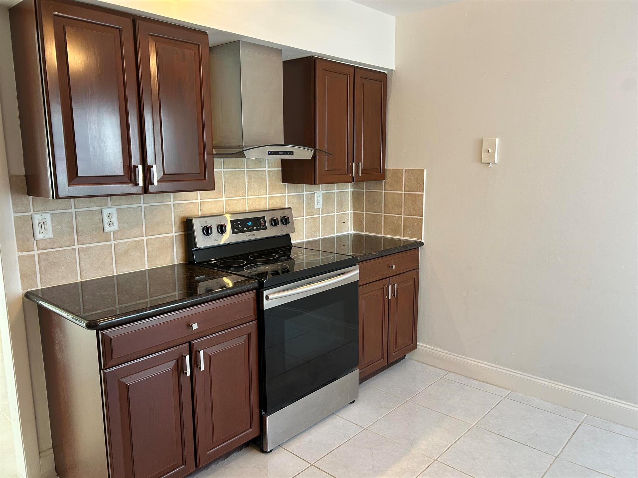 WOODHAVEN CONDO - Residential Lease