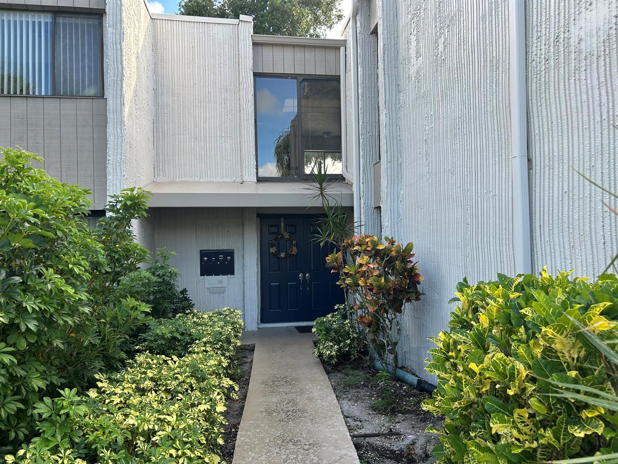 WOODHAVEN CONDO - Residential Lease