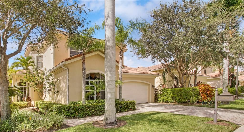 Photo of 207 Andalusia Drive, Palm Beach Gardens, FL 33418 (MLS # R10701135)
