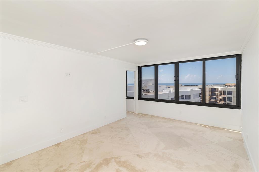 MAYFAIR HOUSE CONDO - Residential