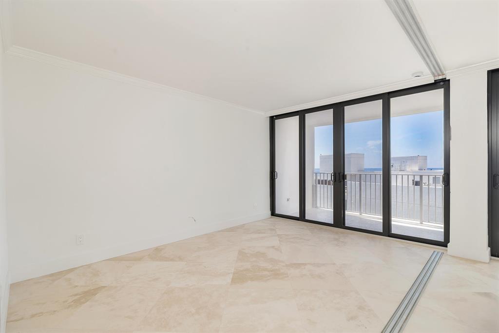MAYFAIR HOUSE CONDO - Residential