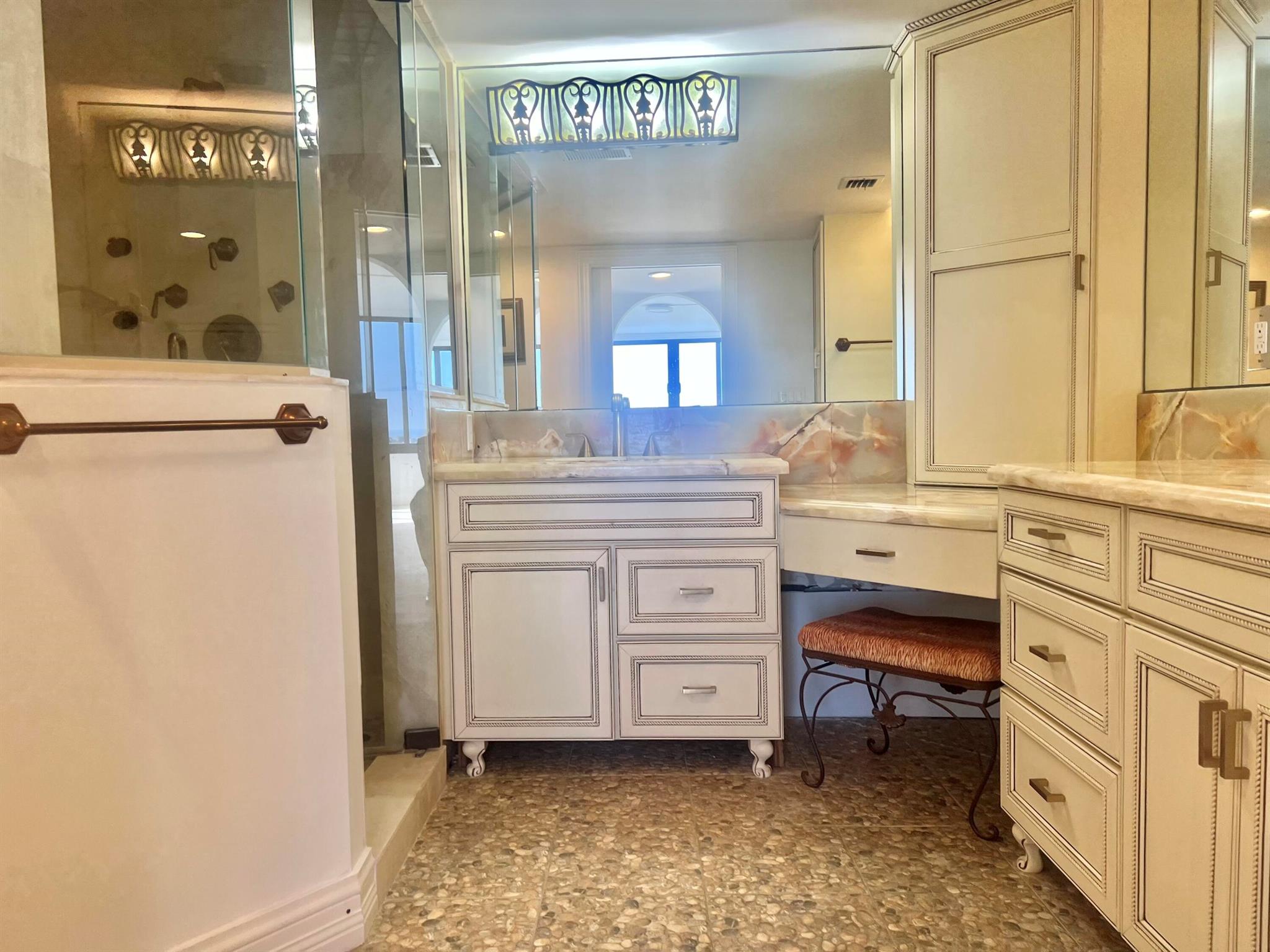 MAYFAIR HOUSE CONDO - Residential