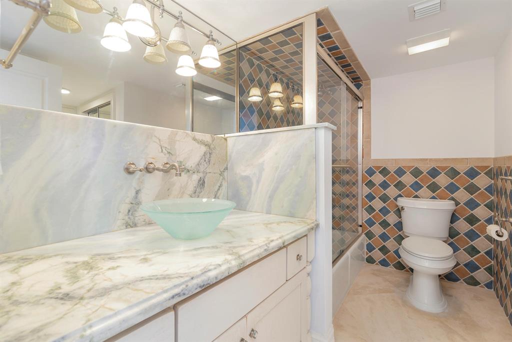 MAYFAIR HOUSE CONDO - Residential