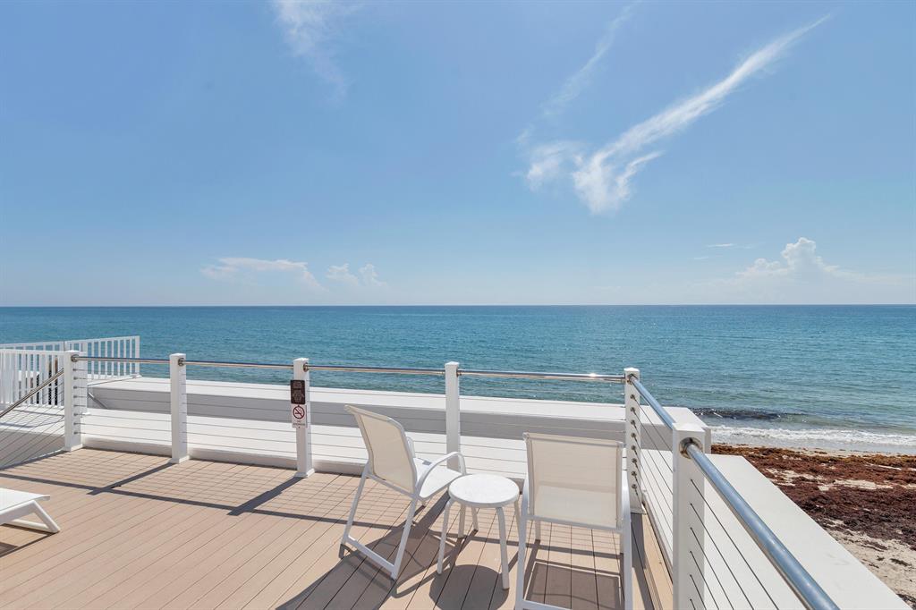 MAYFAIR HOUSE CONDO - Residential