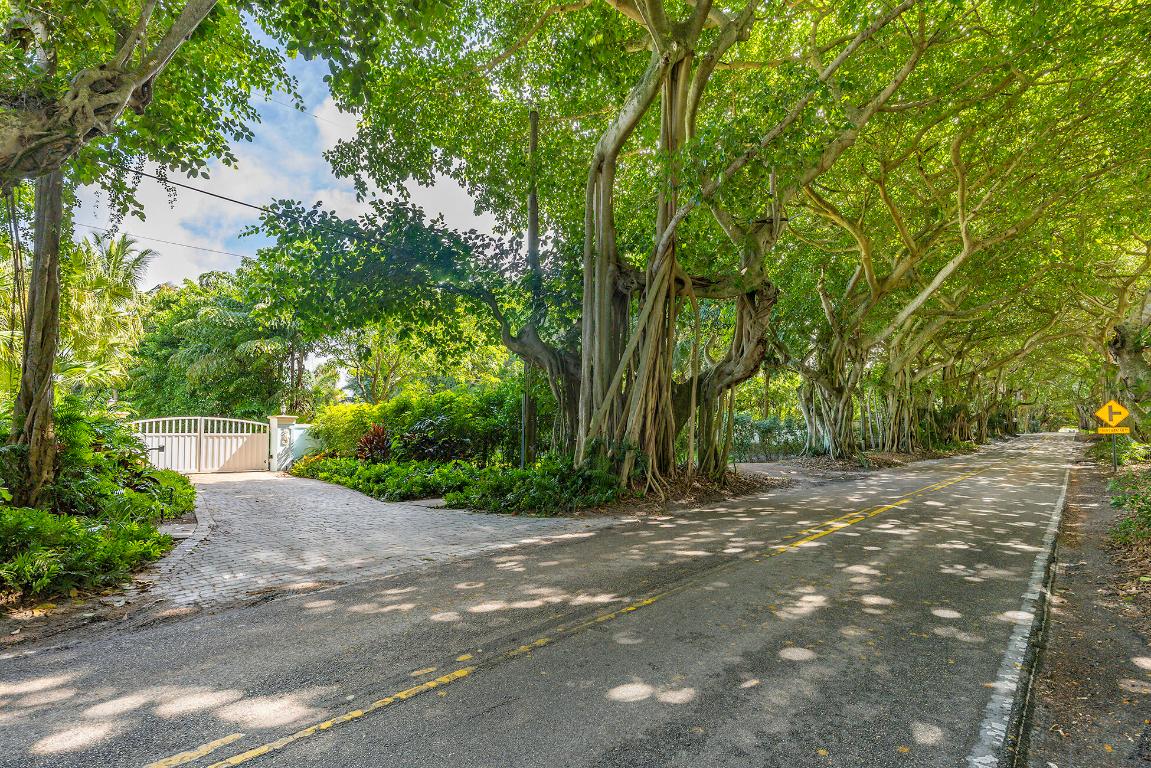 2897 SE Saint Lucie Boulevard