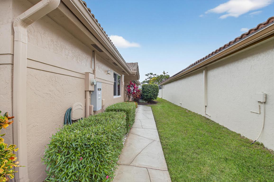 11253 Clover Leaf Circle