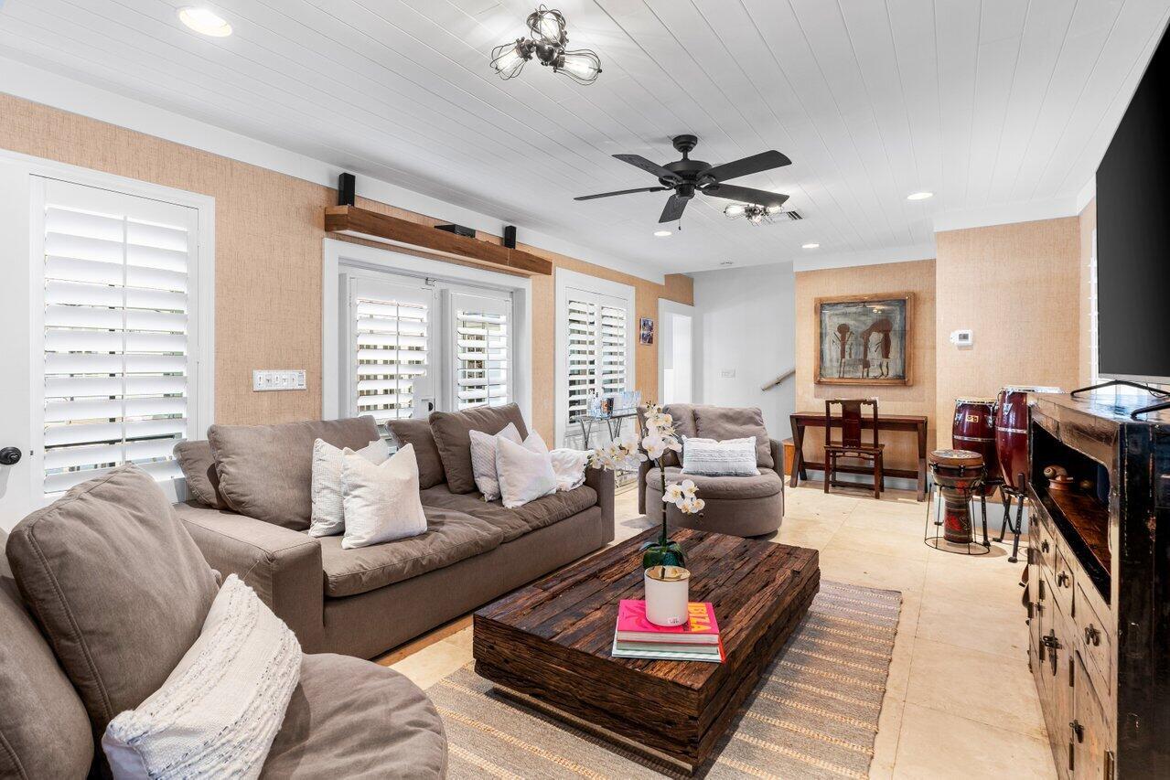 LAKEVIEW HGTS UNIT 1 DELR - Residential