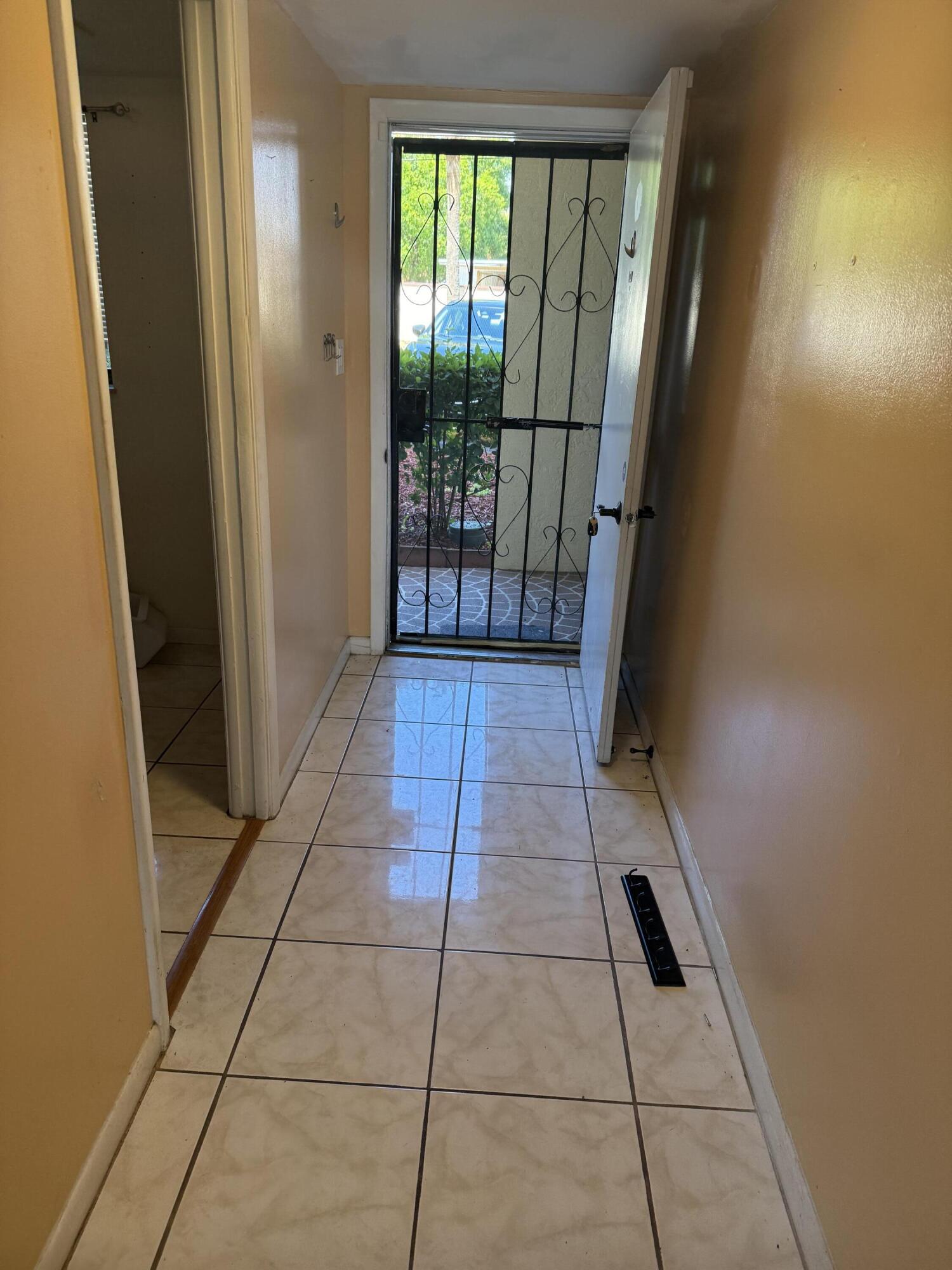 Island House Condo Ph 02 - Residential