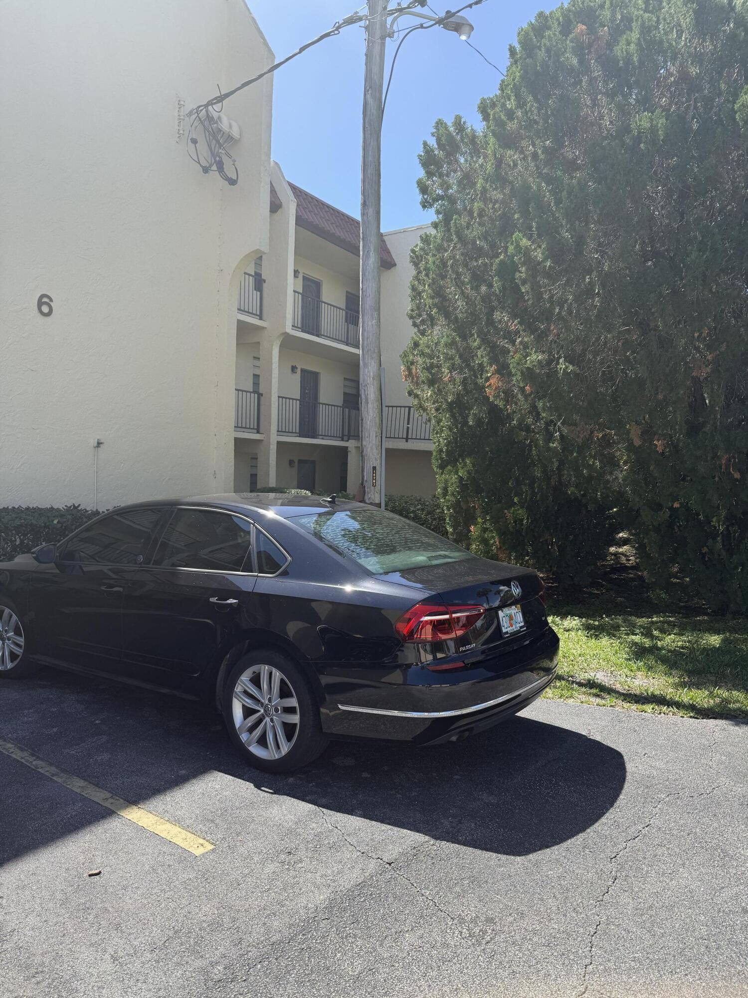 Island House Condo Ph 02 - Residential