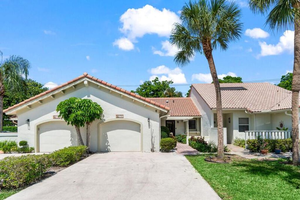 Photo of 21701 Altamira Avenue, Boca Raton, FL 33433 (MLS # R11091350)