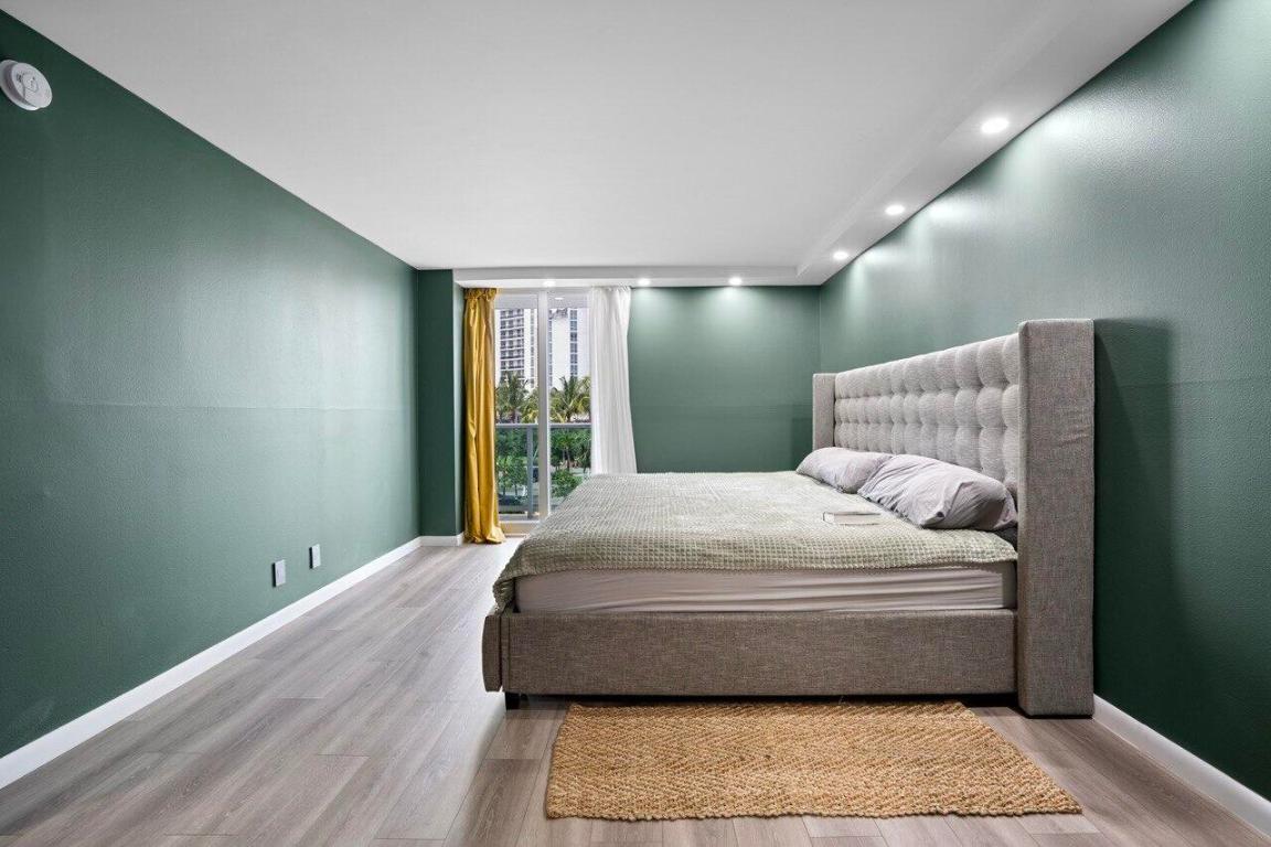 ARLEN HOUSE EAST CONDO - Residential