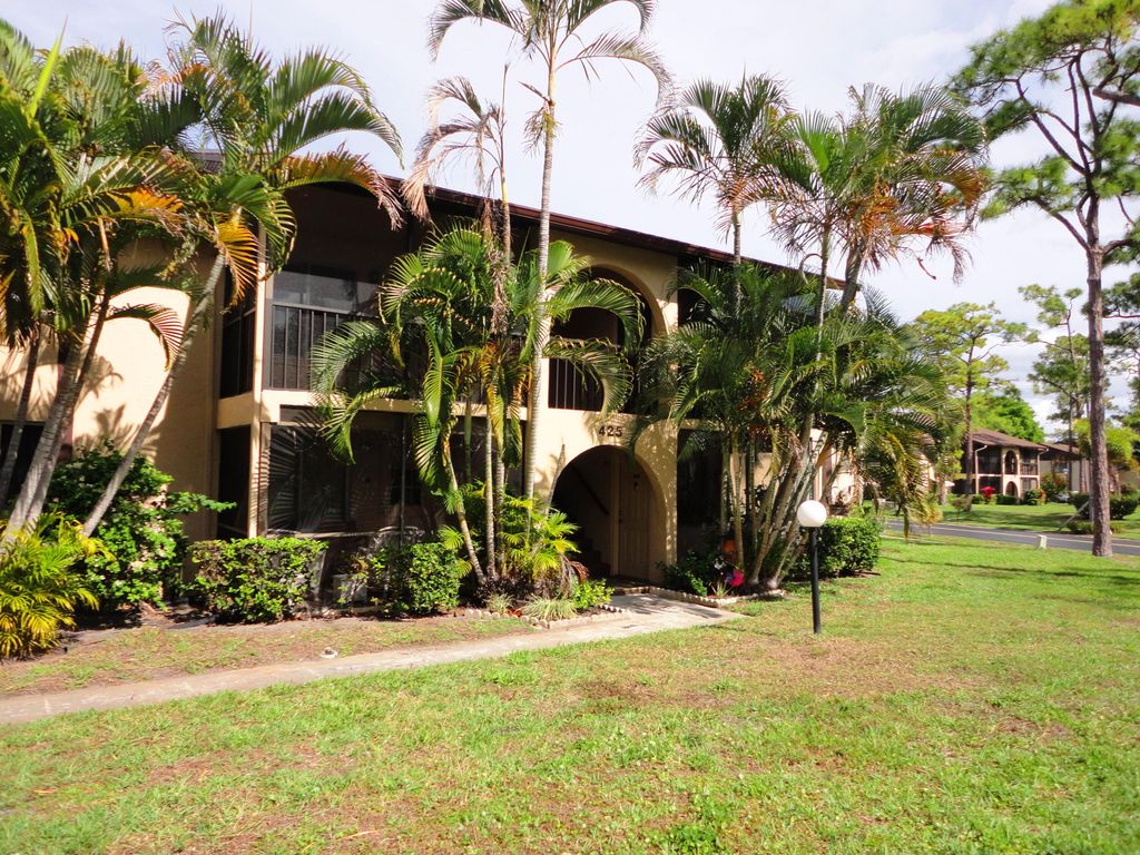 Photo of 425 Pine Glen Lane #C-2, Greenacres, FL 33463 (MLS # B26009626)