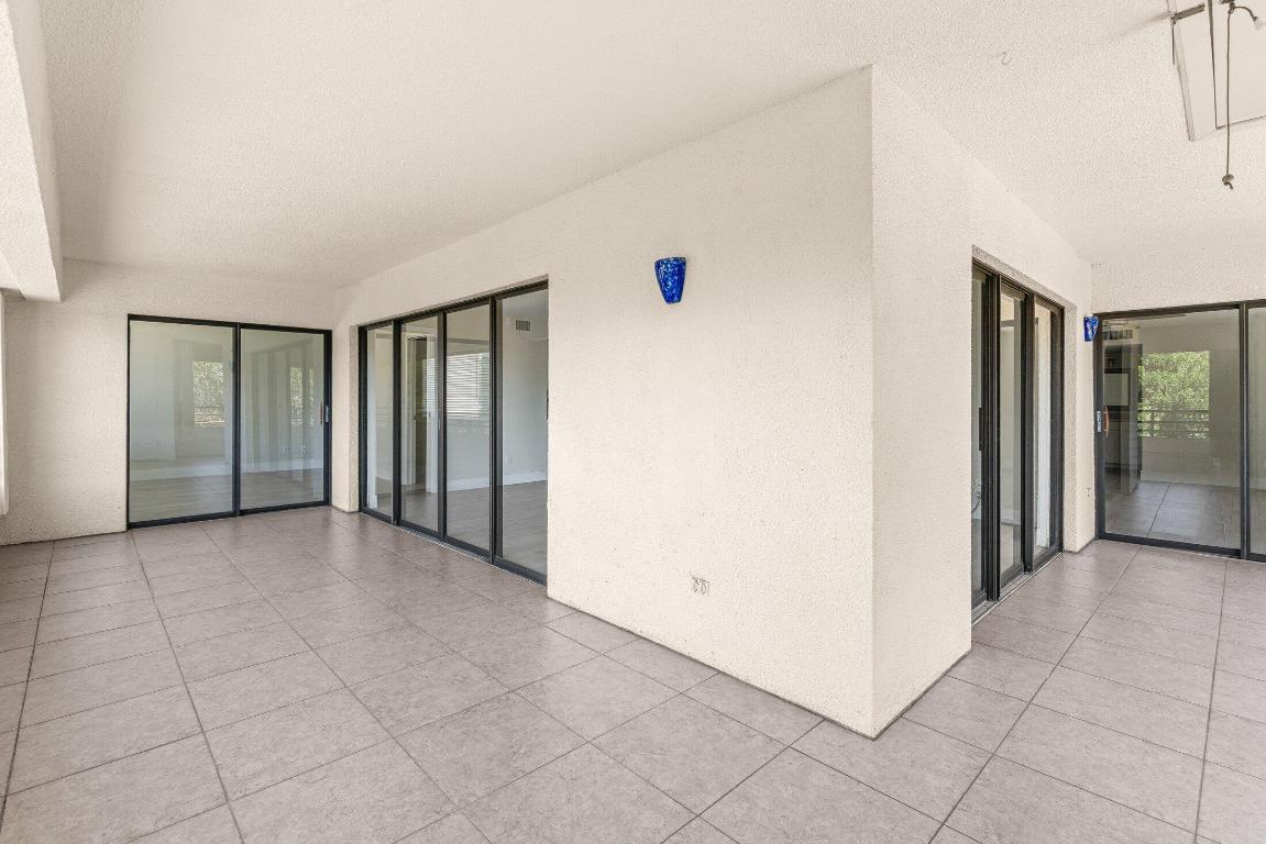 OAK HARBOUR CONDOS - Residential Lease