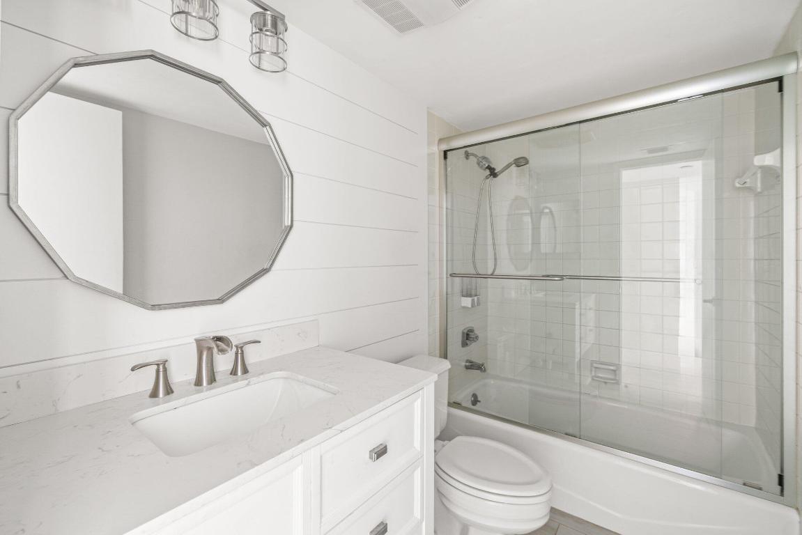 OAK HARBOUR CONDOS - Residential Lease