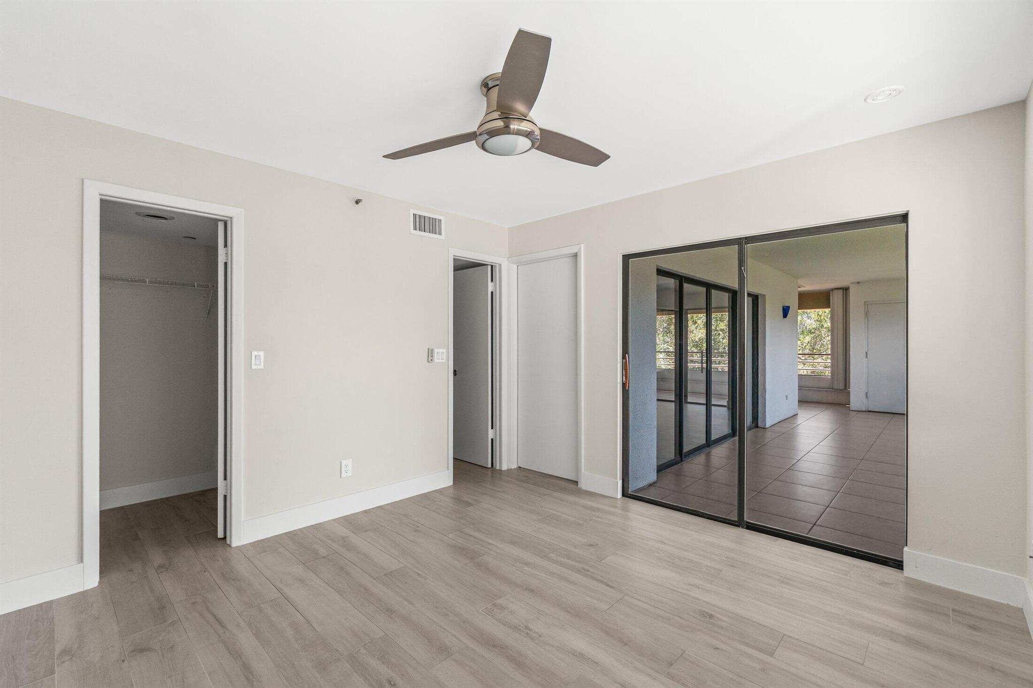 OAK HARBOUR CONDOS - Residential Lease