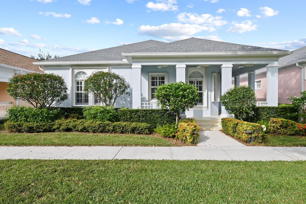Photo of 117 Poinciana Drive, Jupiter, FL 33458 (MLS # R10947205)