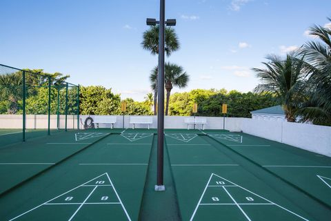 A home in Hutchinson Island