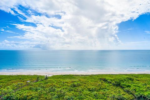 A home in Hutchinson Island