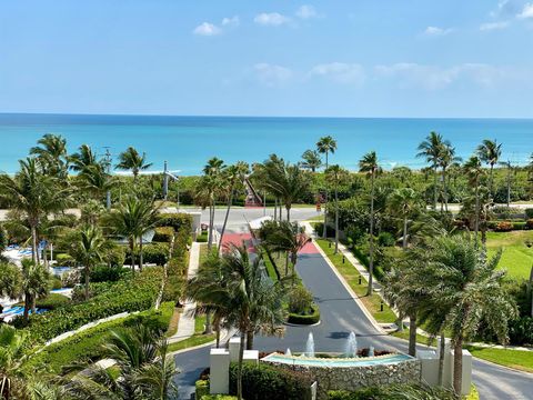 A home in Hutchinson Island