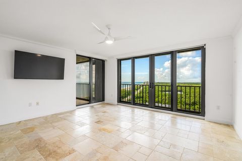 A home in Hutchinson Island